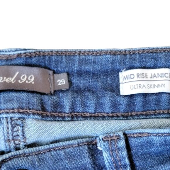 Level 99 Mid Rise Janice Zip Sides Ulta Skinny Ankle Jeans - Picture 3 of 4